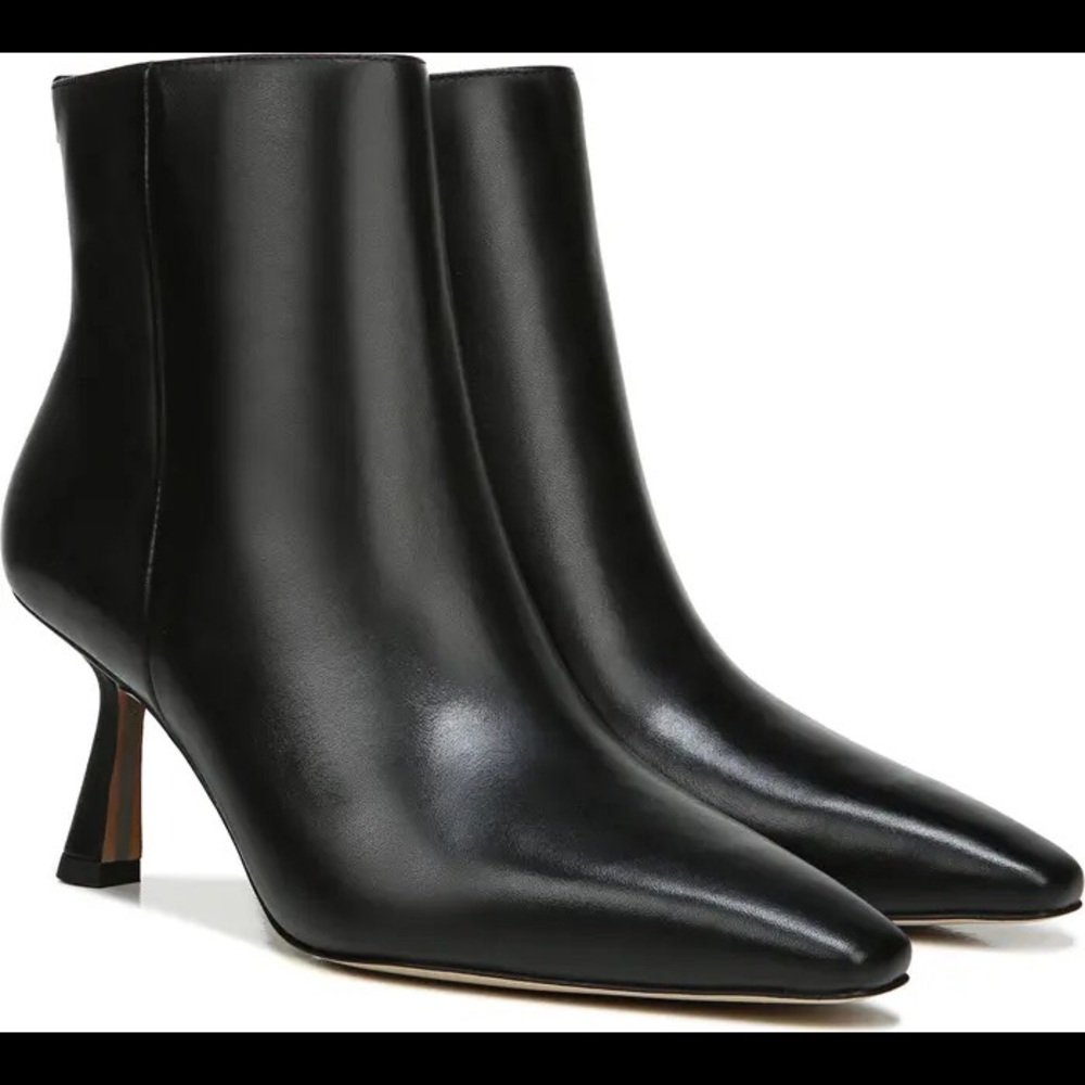 Samantha Bootie
SAM EDELMAN